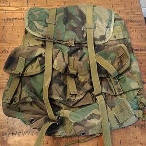 USGI LC-2 Medium Combat Nylon Woodland Camo Field Pack Backpack ~ Bag Only S9